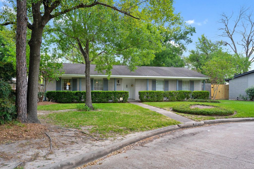 3019 Rockarbor Drive, Houston, TX 77063