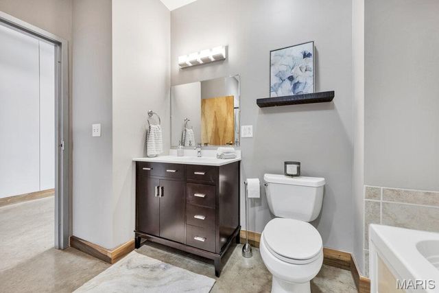 2323 Locust Street 405, St Louis, MO 63103