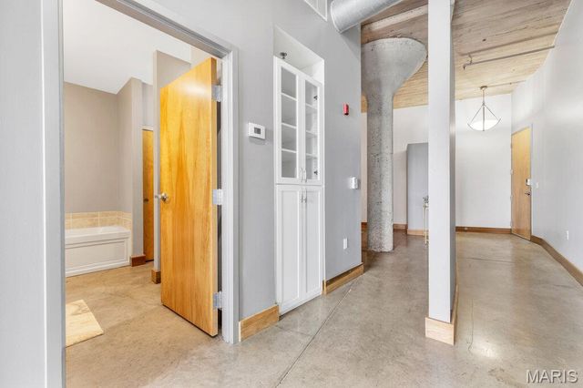 2323 Locust Street 405, St Louis, MO 63103