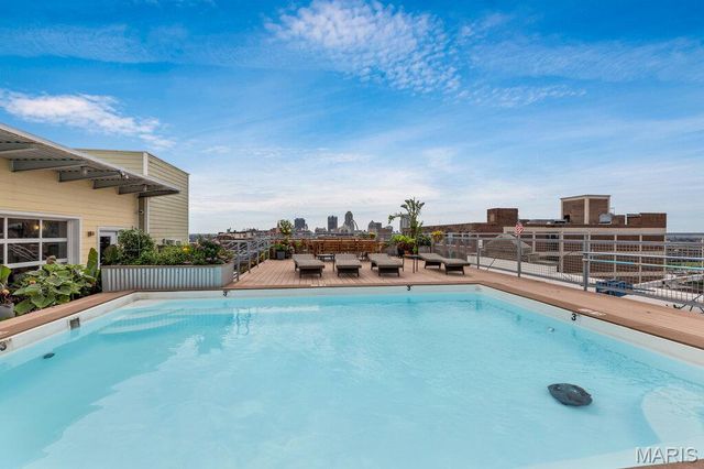 2323 Locust Street 405, St Louis, MO 63103