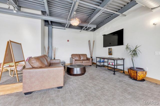 2323 Locust Street 405, St Louis, MO 63103