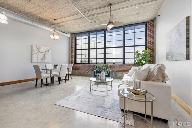 2323 Locust Street 405, St Louis, MO 63103