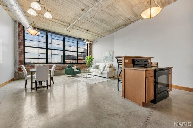 2323 Locust Street 405, St Louis, MO 63103