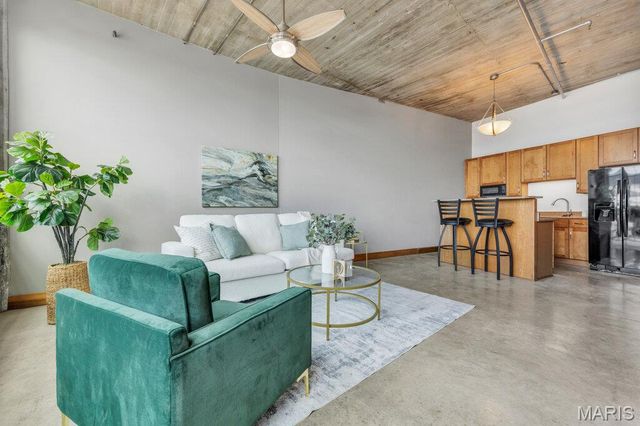 2323 Locust Street 405, St Louis, MO 63103