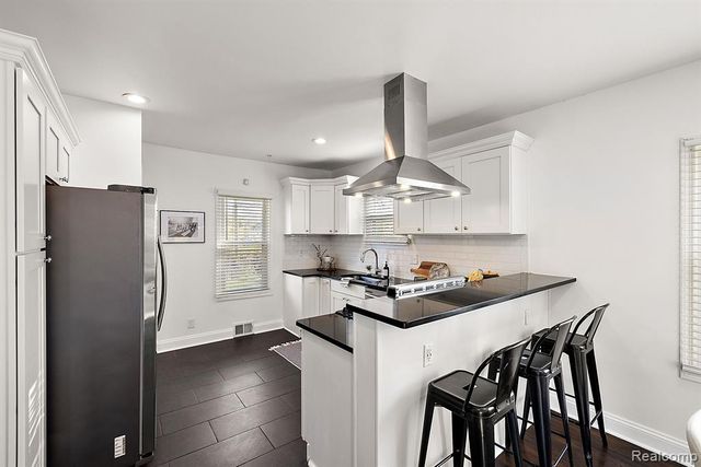 2552 Beals Street, Detroit, MI 48214