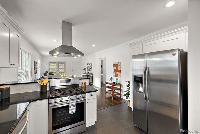 2552 Beals Street, Detroit, MI 48214