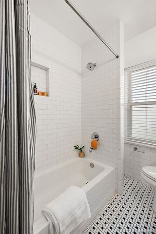 2552 Beals Street, Detroit, MI 48214