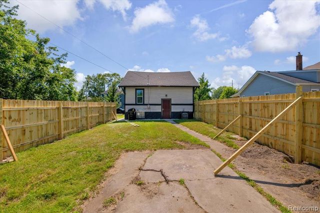 2552 Beals Street, Detroit, MI 48214