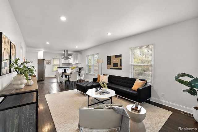 2552 Beals Street, Detroit, MI 48214