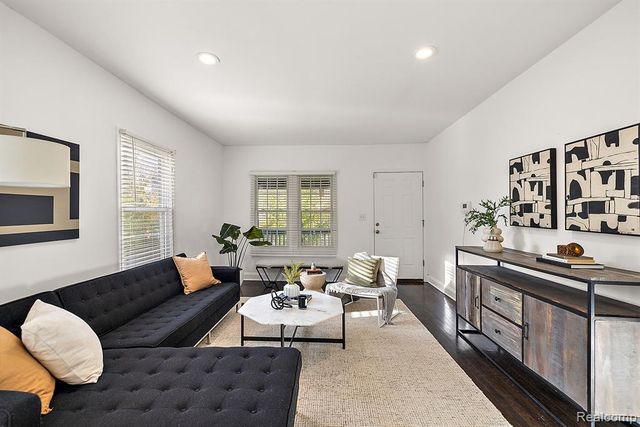 2552 Beals Street, Detroit, MI 48214