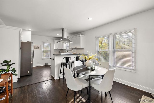 2552 Beals Street, Detroit, MI 48214