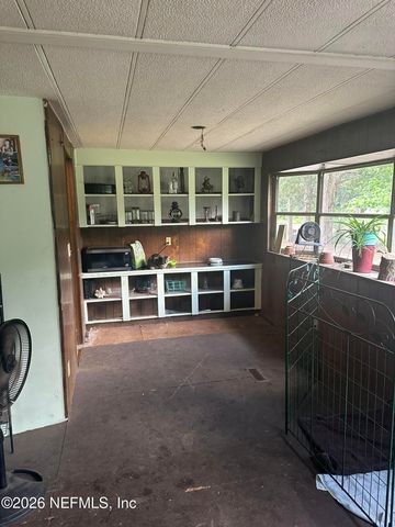 608 KITTY Avenue, Interlachen, FL 32148
