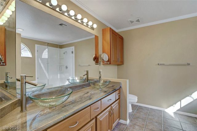 8517 West Gilmore Avenue, Las Vegas, NV 89129