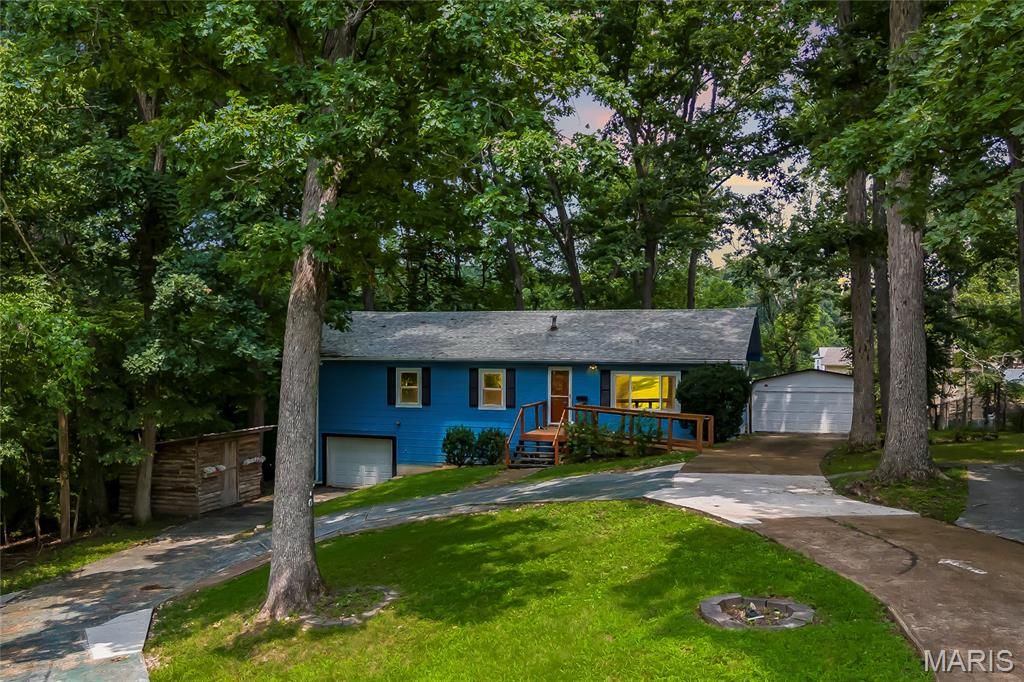 4125 Schumacher Road, High Ridge, MO 63049