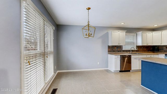 10000 Spring Gate Dr, Louisville, KY 40241