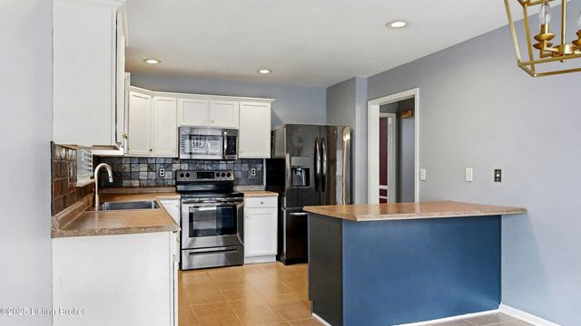 10000 Spring Gate Dr, Louisville, KY 40241