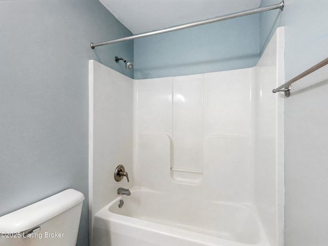 10000 Spring Gate Dr, Louisville, KY 40241