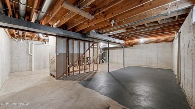 10000 Spring Gate Dr, Louisville, KY 40241