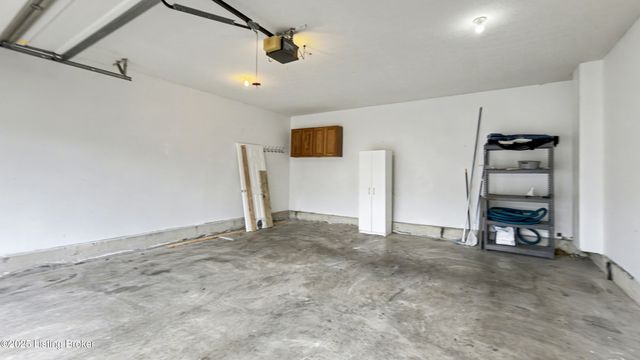 10000 Spring Gate Dr, Louisville, KY 40241