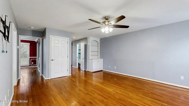 10000 Spring Gate Dr, Louisville, KY 40241