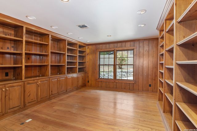 6 Lazy Lane, San Antonio, TX 78209