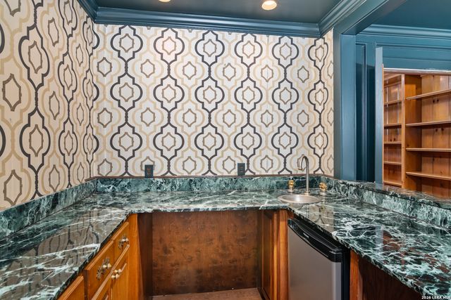 6 Lazy Lane, San Antonio, TX 78209