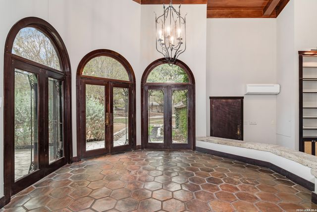 6 Lazy Lane, San Antonio, TX 78209