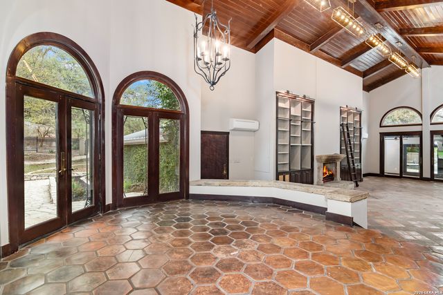 6 Lazy Lane, San Antonio, TX 78209