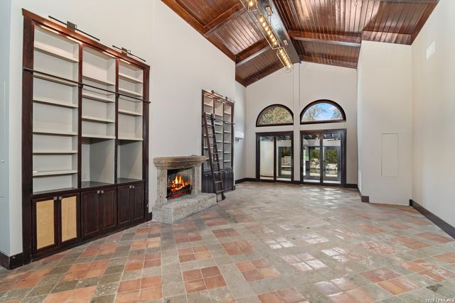 6 Lazy Lane, San Antonio, TX 78209