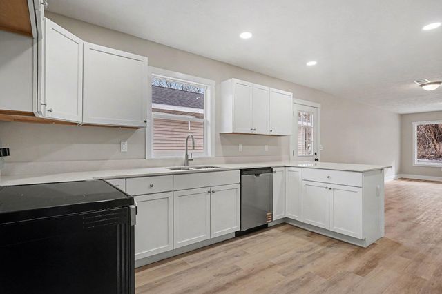 283 E Walton Avenue, Muskegon City, MI 49442