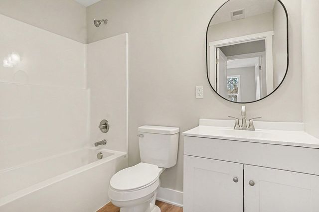 283 E Walton Avenue, Muskegon City, MI 49442