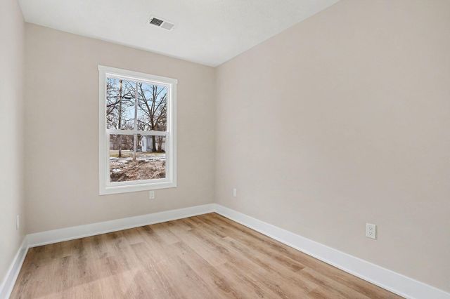 283 E Walton Avenue, Muskegon City, MI 49442