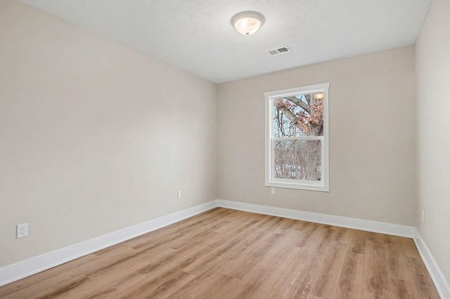 283 E Walton Avenue, Muskegon City, MI 49442