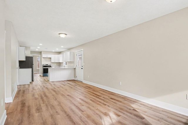 283 E Walton Avenue, Muskegon City, MI 49442