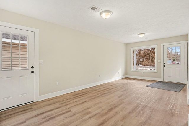 283 E Walton Avenue, Muskegon City, MI 49442