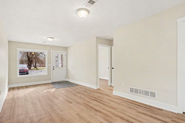 283 E Walton Avenue, Muskegon City, MI 49442