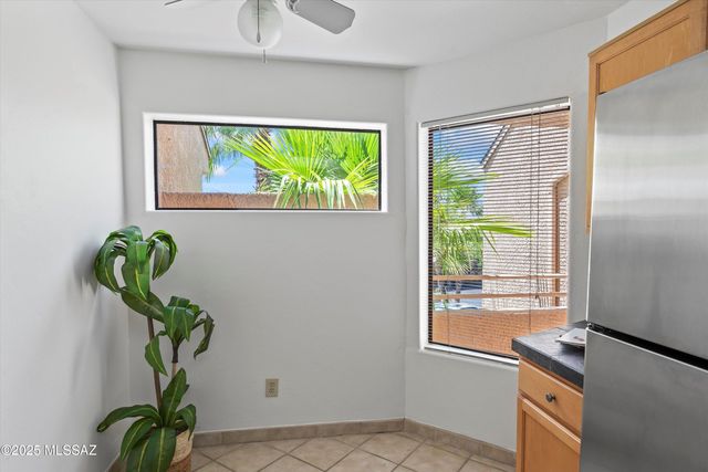 5675 N Camino Esplendora Apt 5228, Tucson, AZ 85718