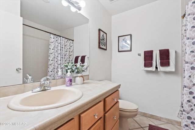 5675 N Camino Esplendora Apt 5228, Tucson, AZ 85718