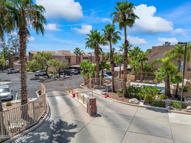 5675 N Camino Esplendora Apt 5228, Tucson, AZ 85718