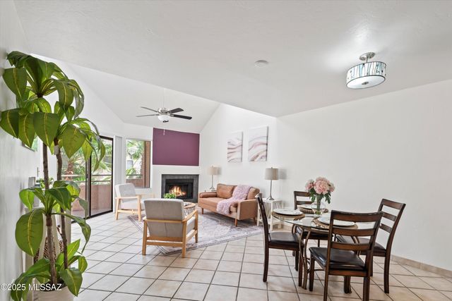 5675 N Camino Esplendora Apt 5228, Tucson, AZ 85718