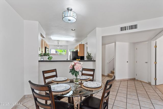 5675 N Camino Esplendora Apt 5228, Tucson, AZ 85718