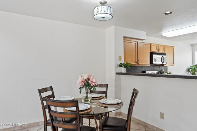 5675 N Camino Esplendora Apt 5228, Tucson, AZ 85718