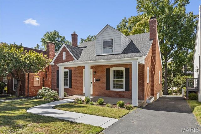 553 Westview Drive, University City, MO 63130