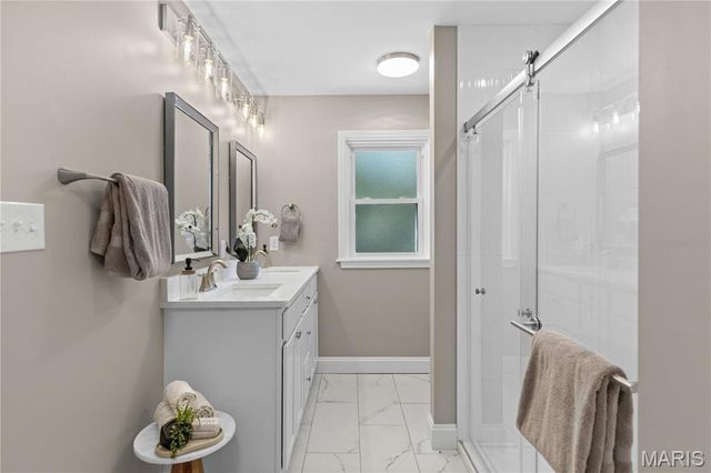 553 Westview Drive, University City, MO 63130