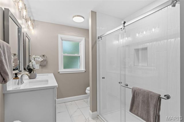 553 Westview Drive, University City, MO 63130