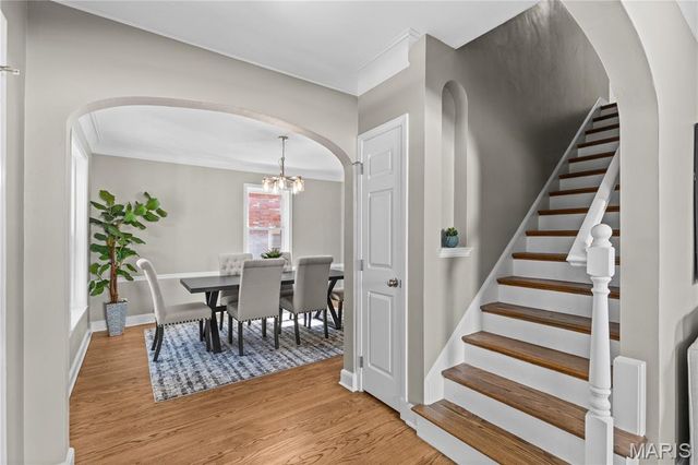553 Westview Drive, University City, MO 63130
