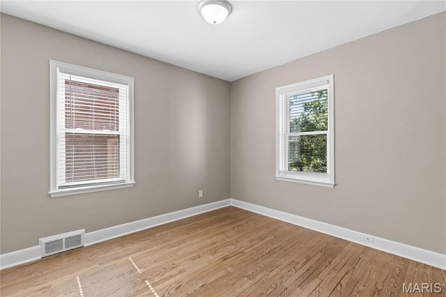 553 Westview Drive, University City, MO 63130