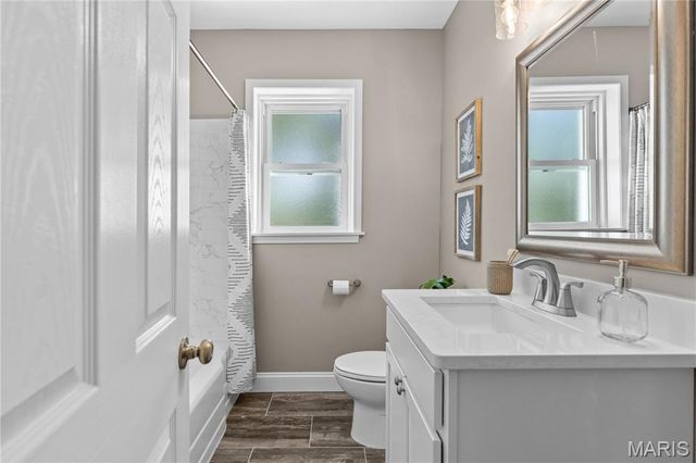 553 Westview Drive, University City, MO 63130