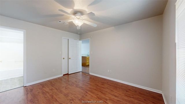 1513 Hollowhill Drive B, Bryan, TX 77802