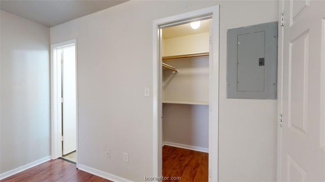 1513 Hollowhill Drive B, Bryan, TX 77802